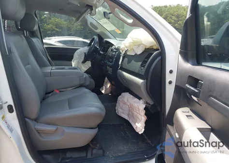 2013 Toyota Tundra Grade 5.7L V8 из США, поврежденный, VIN 5TFRY5F1XDX141426